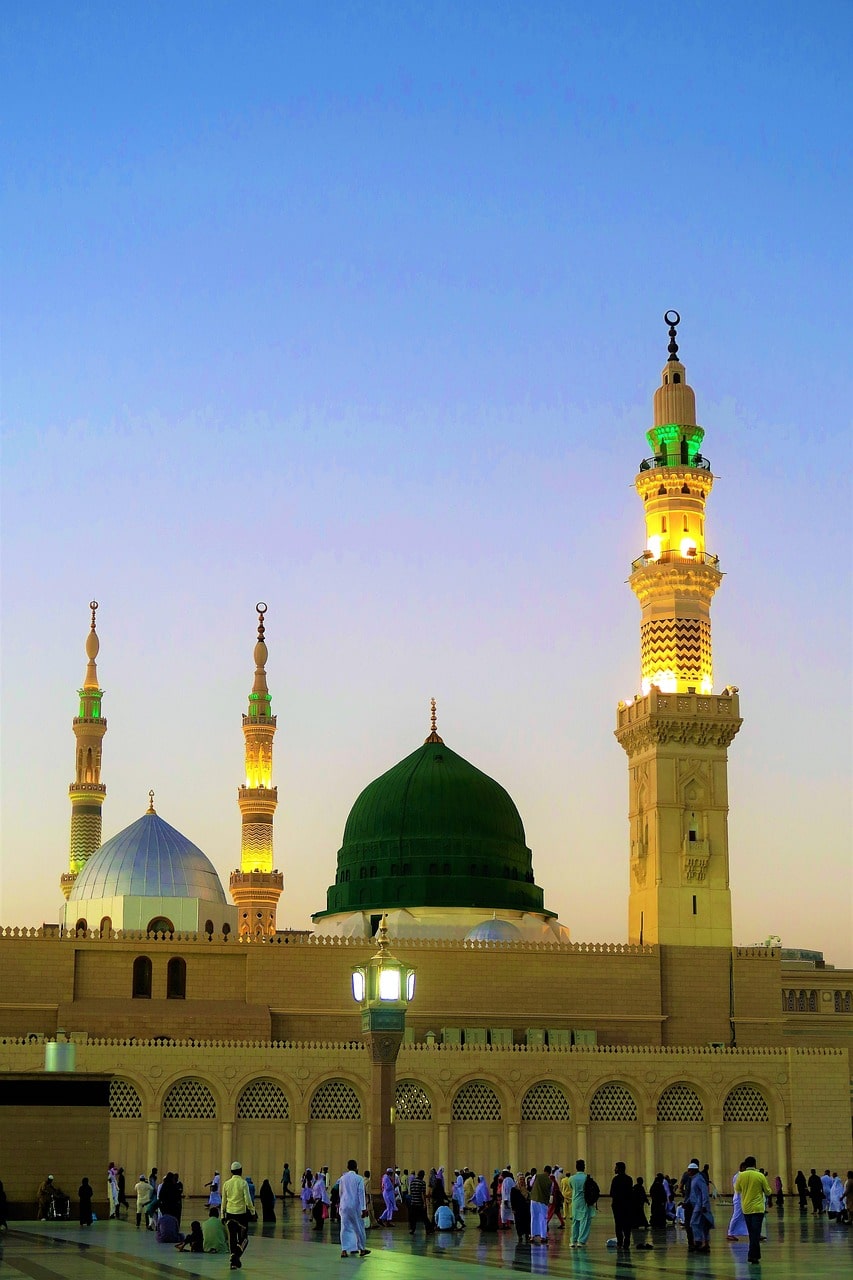 Masjid Nabawi: Keutamaan dan Adab Beribadah di Dalamnya